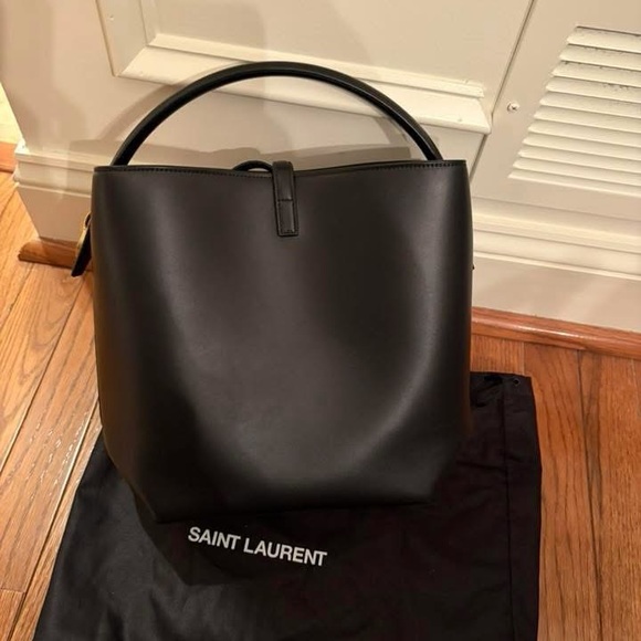 Saint Laurent Black Leather Shoulder Bag - Picture 2 of 5